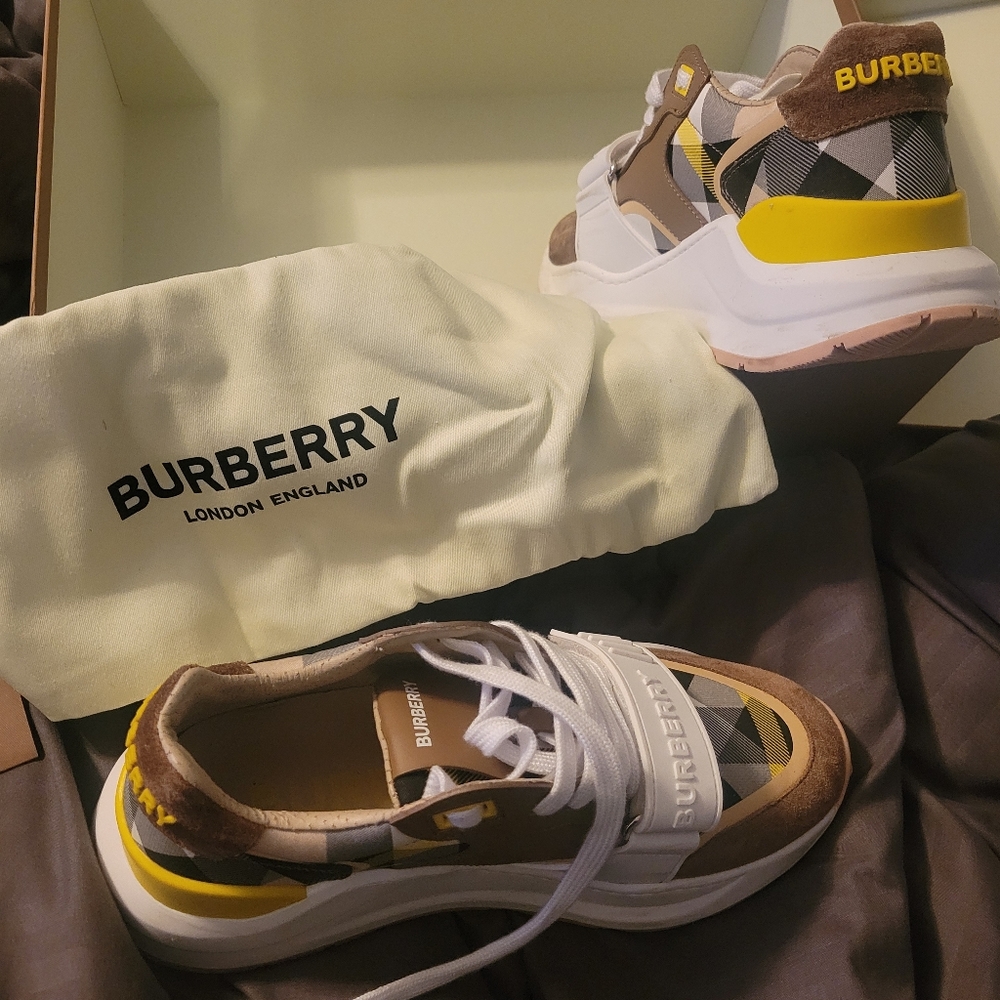 Burberry Sneakers